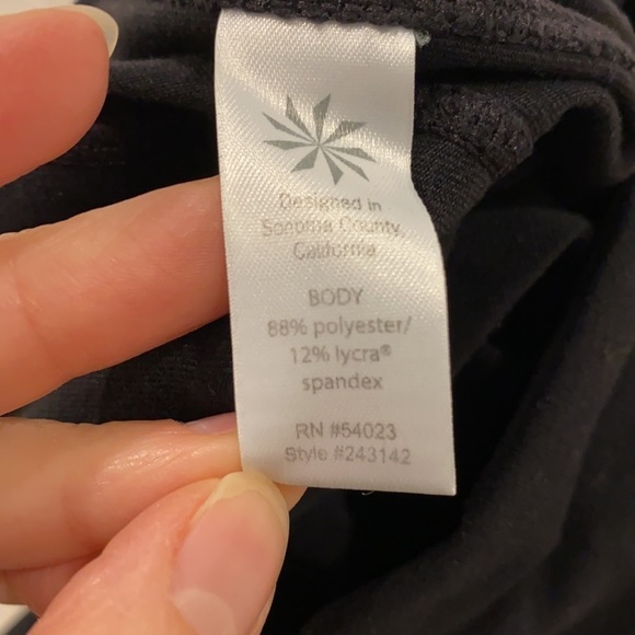 Athleta Black Crop Legging with Mesh Insets EUC - Picture 16 of 16